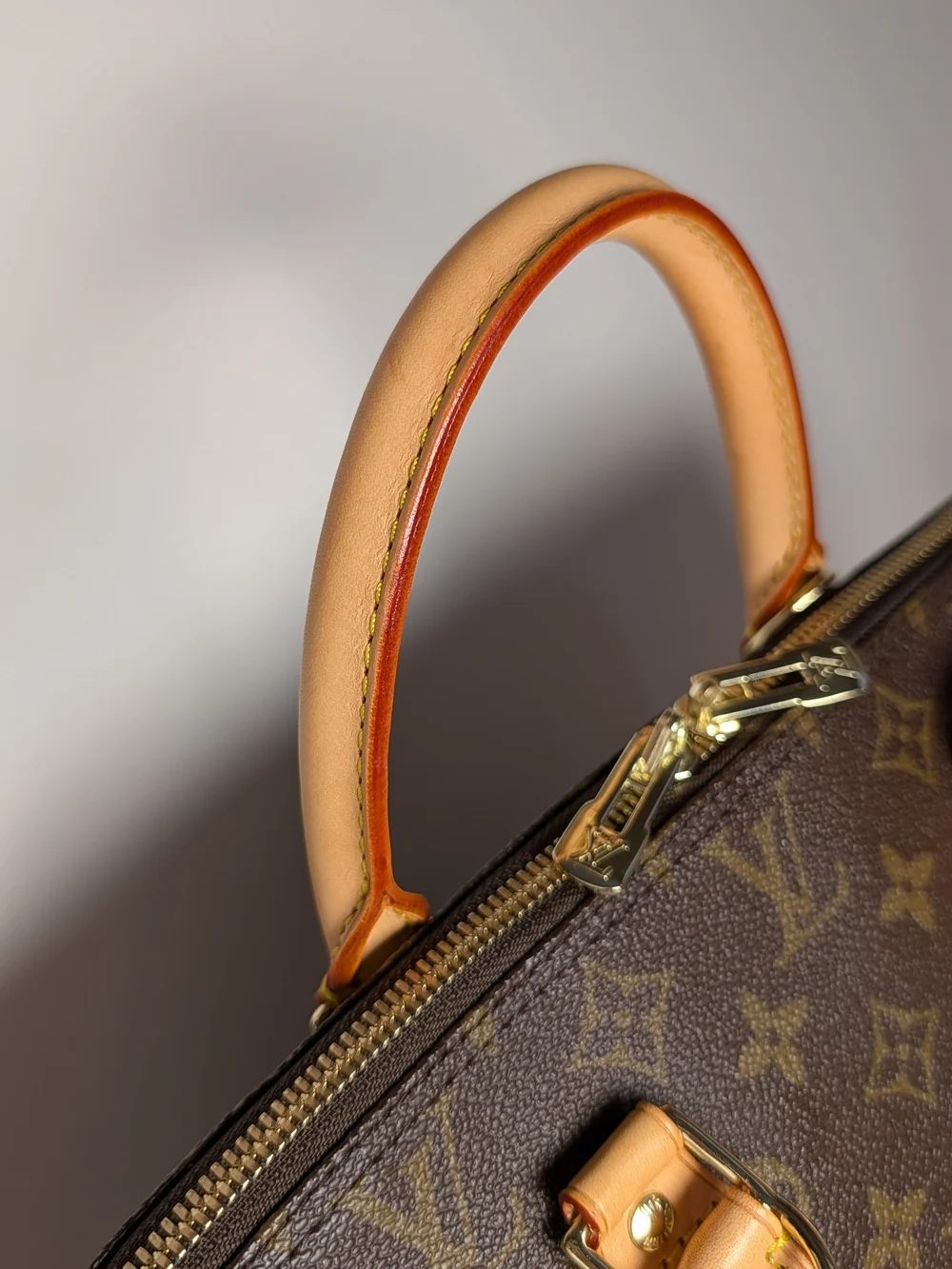 Authentic Louis Vuitton Alma PM Monogram Canvas Excellent Vintage w/ Lock & Keys